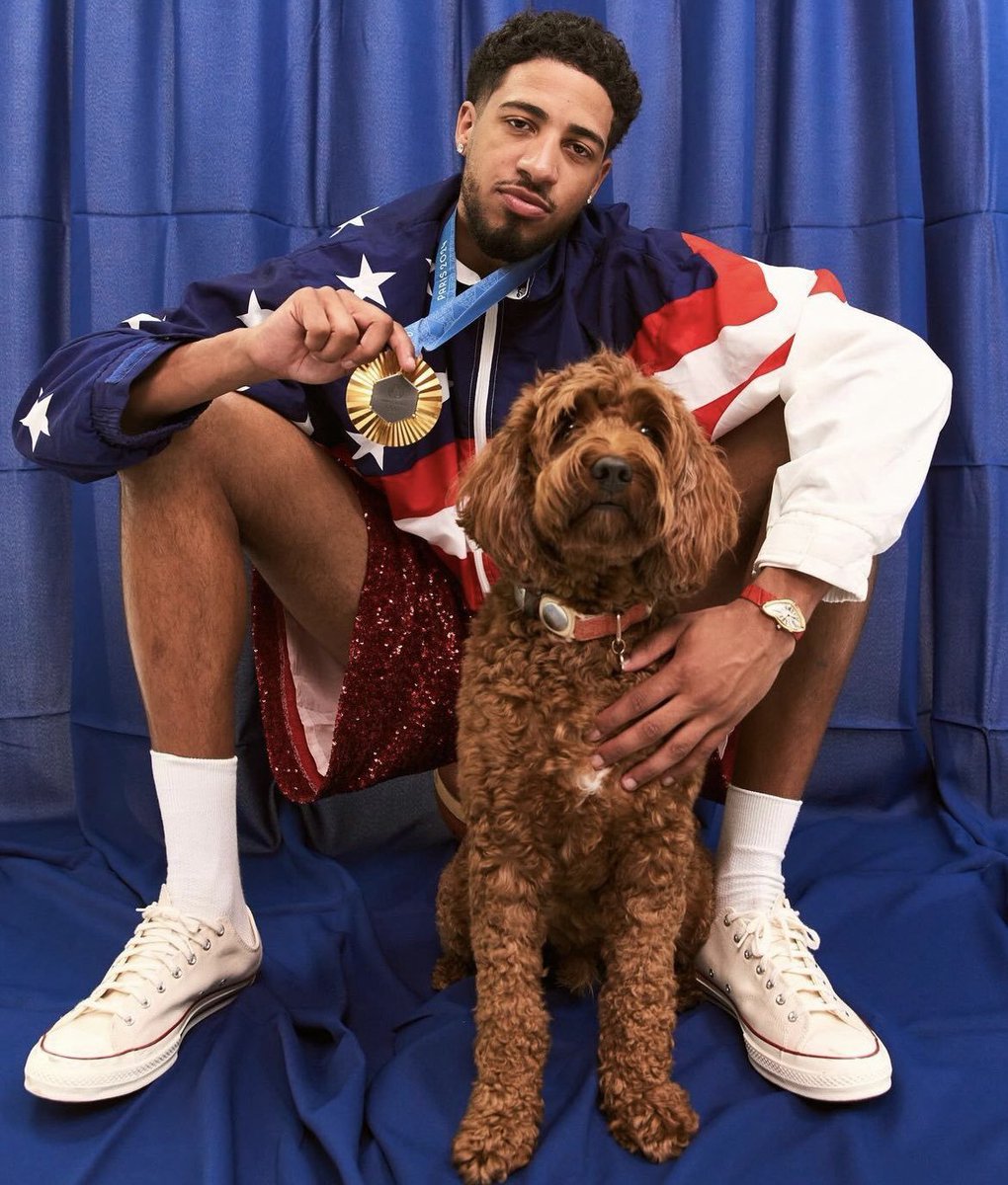OnRallyRd's tweet photo. ✅ Gold Medal
✅ Goldendoodle
✅ Gold Cartier Crash, London Boutique Edition 

(of which only one per month is available, only at the Cartier Bond Street location).

A+ execution by @TyHaliburton22 https://t.co/3QXysm9IVz