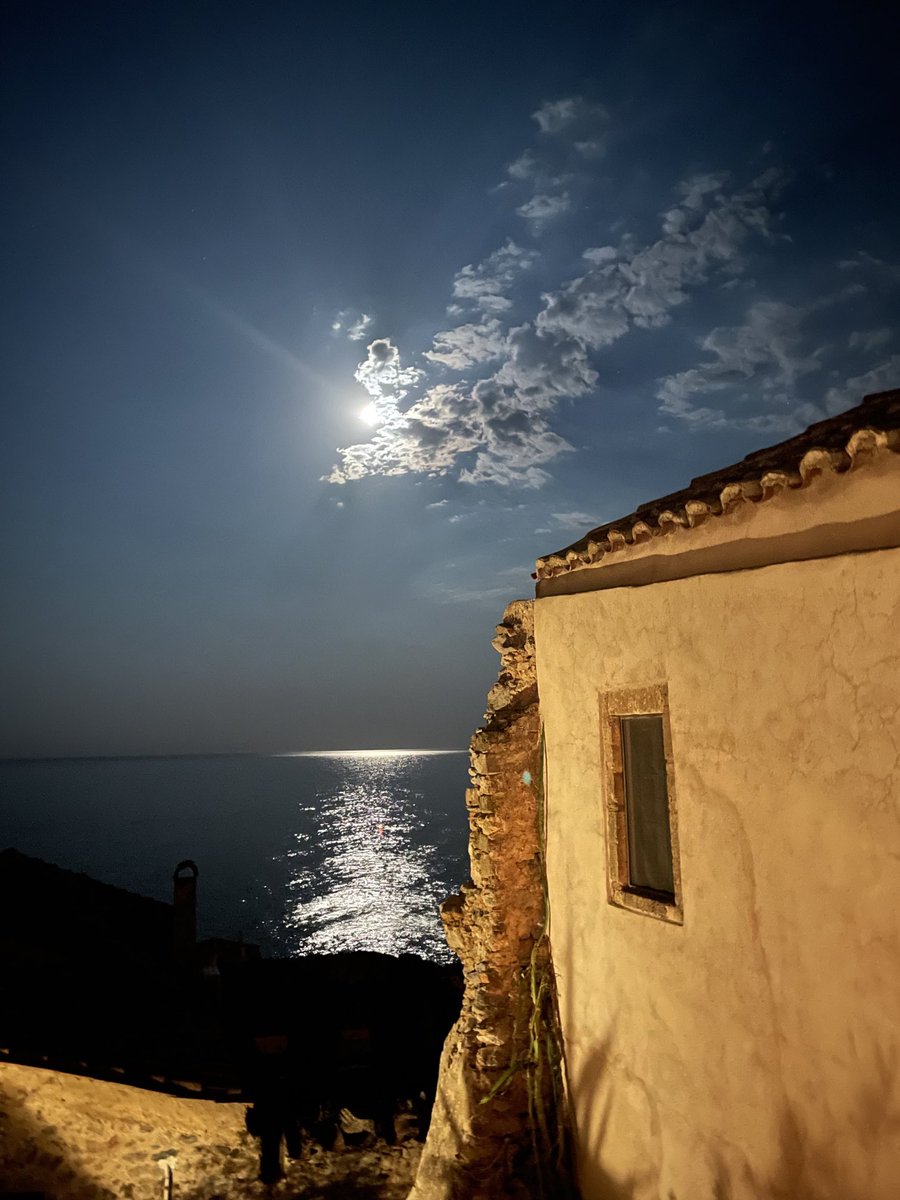 MONEMVASIA2's tweet photo. Moonlight over the Kastro of #Monemvasia, a Greek jewel.

#Greece #Kastro #Peloponnese #Μονεμβασια https://t.co/ecHfjhRAOz
