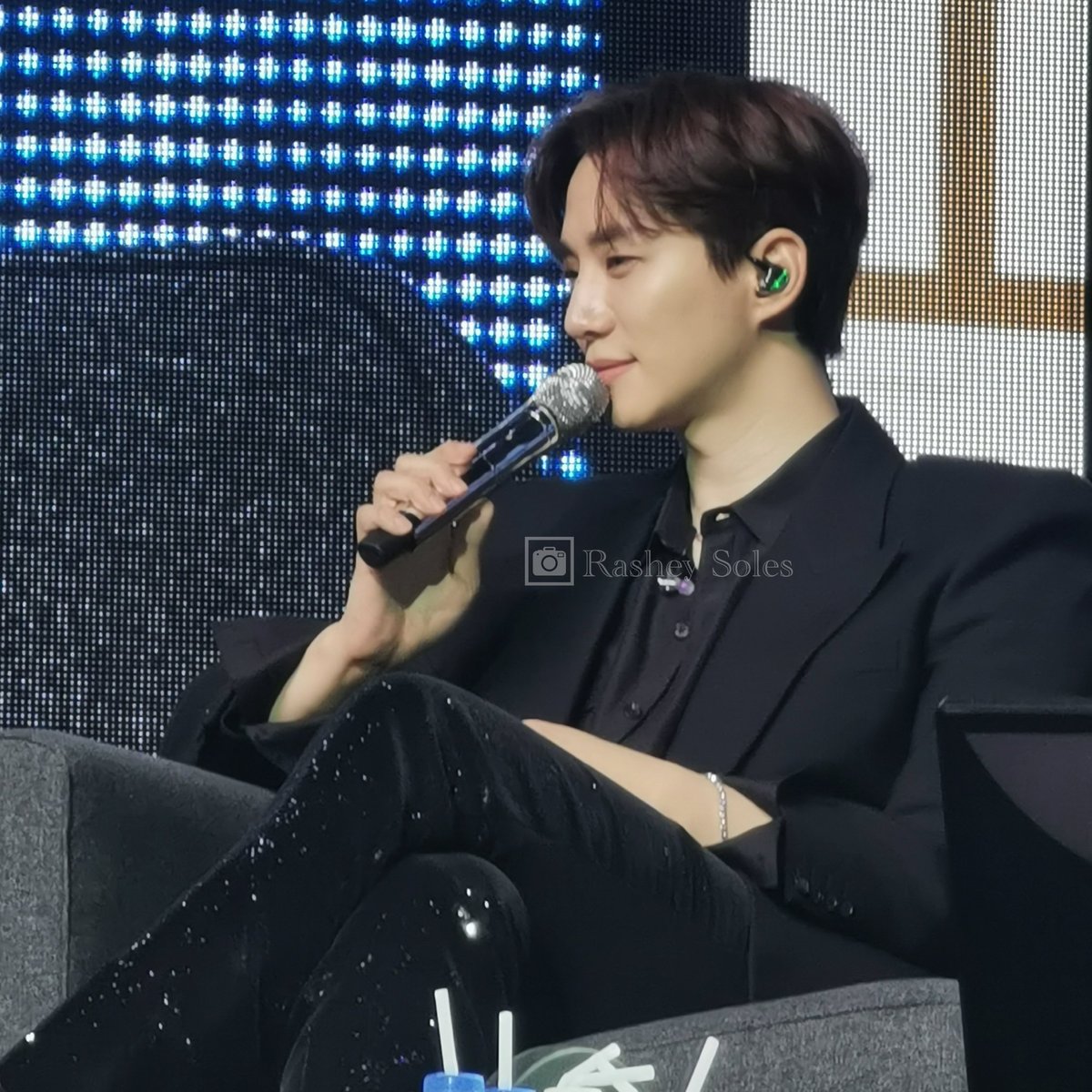RasheySoles's tweet photo. Candid shots of Junho during his Junho The Moment 2023 Fanmeeting Tour in Manila.✨
These photos were kept in a chest for so long, first time to post them here in socmed.😅
#LeeJunho #JUNHO #2pmjunho #2pmleejunho #junhothemoment #LeeJunHoInManila #JUNHO_THE_MOMENT_2023 https://t.co/kWWVTSIewu