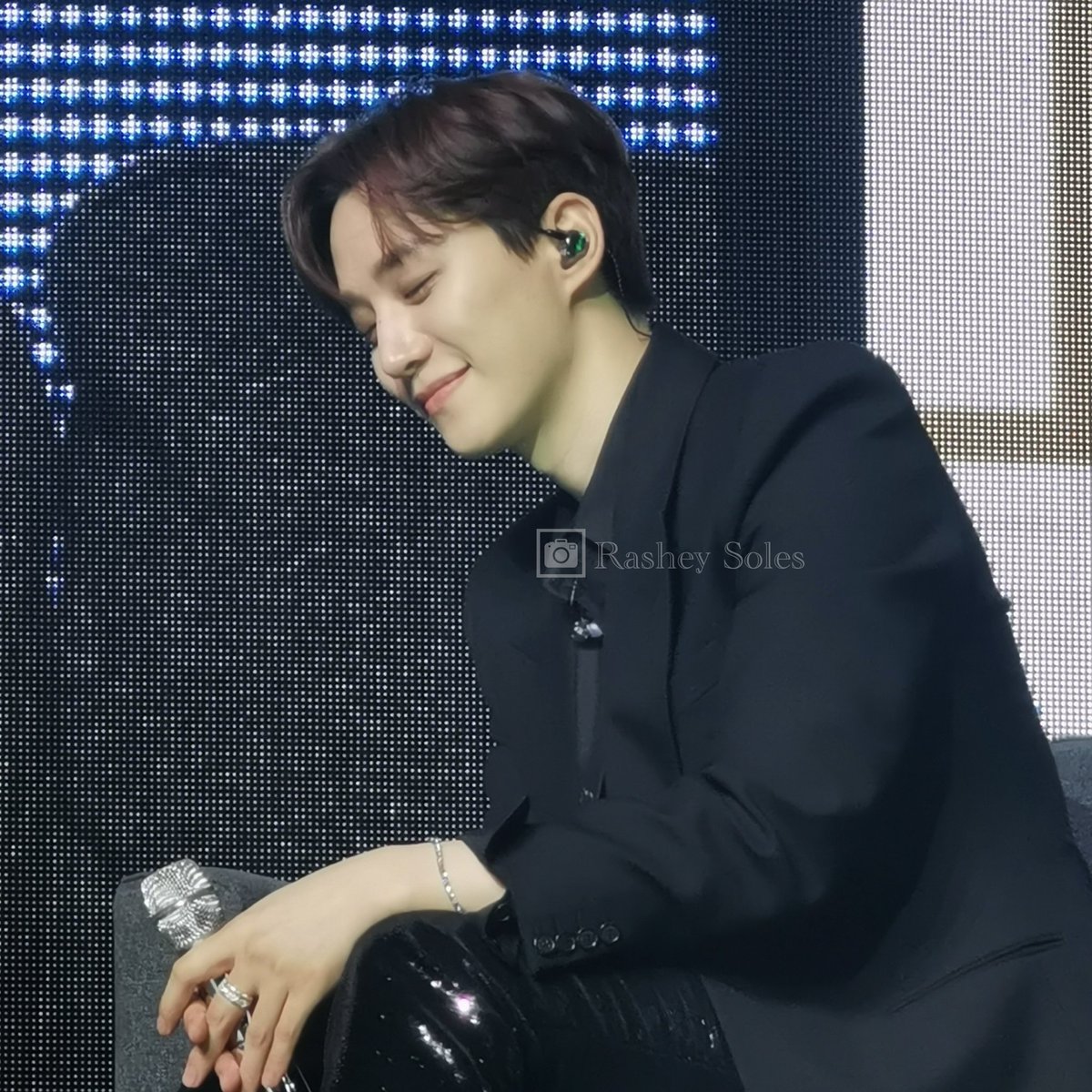 RasheySoles's tweet photo. Candid shots of Junho during his Junho The Moment 2023 Fanmeeting Tour in Manila.✨
These photos were kept in a chest for so long, first time to post them here in socmed.😅
#LeeJunho #JUNHO #2pmjunho #2pmleejunho #junhothemoment #LeeJunHoInManila #JUNHO_THE_MOMENT_2023 https://t.co/kWWVTSIewu