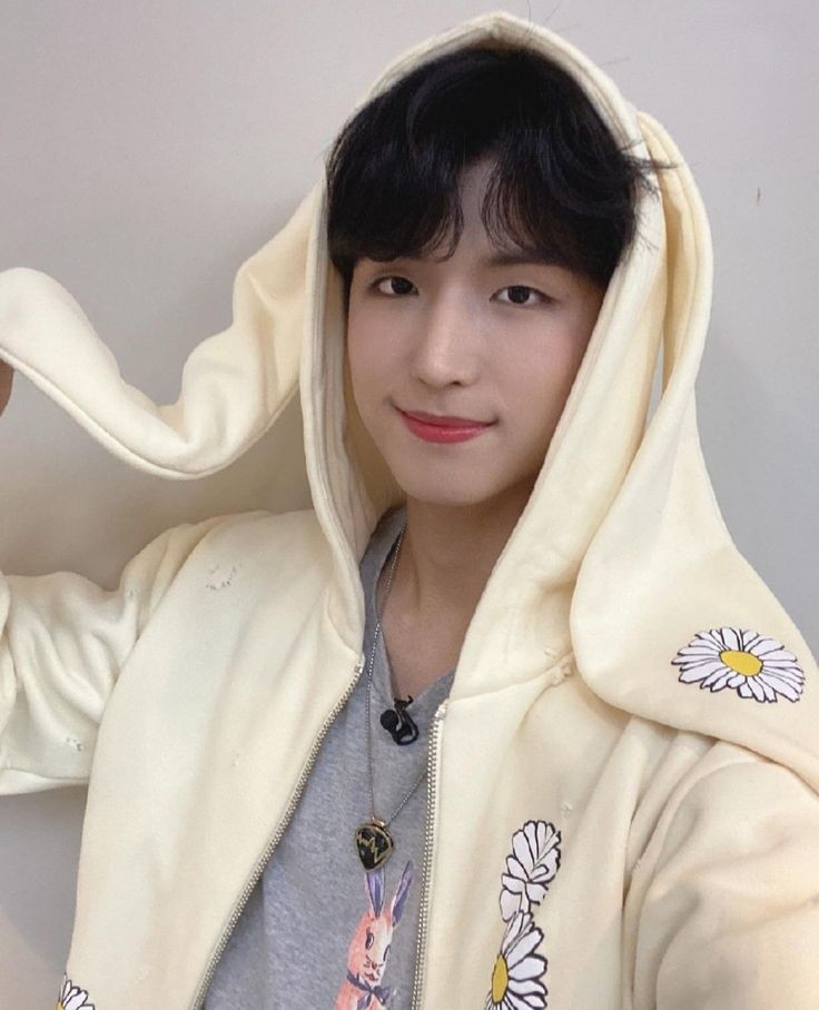 hamstargunil's tweet photo. junhan as text emoticons

— a short thread

#형준이가_그려낸_8월의_검은_꿈
#JunHanOnMyMind https://t.co/NbWhi39sKj