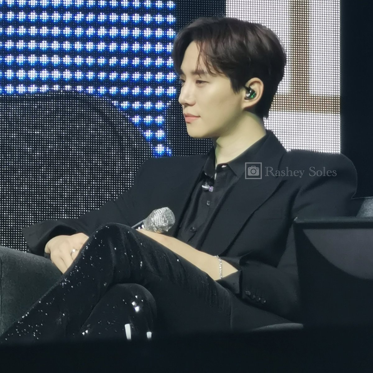 RasheySoles's tweet photo. Candid shots of Junho during his Junho The Moment 2023 Fanmeeting Tour in Manila.✨
These photos were kept in a chest for so long, first time to post them here in socmed.😅
#LeeJunho #JUNHO #2pmjunho #2pmleejunho #junhothemoment #LeeJunHoInManila #JUNHO_THE_MOMENT_2023 https://t.co/kWWVTSIewu