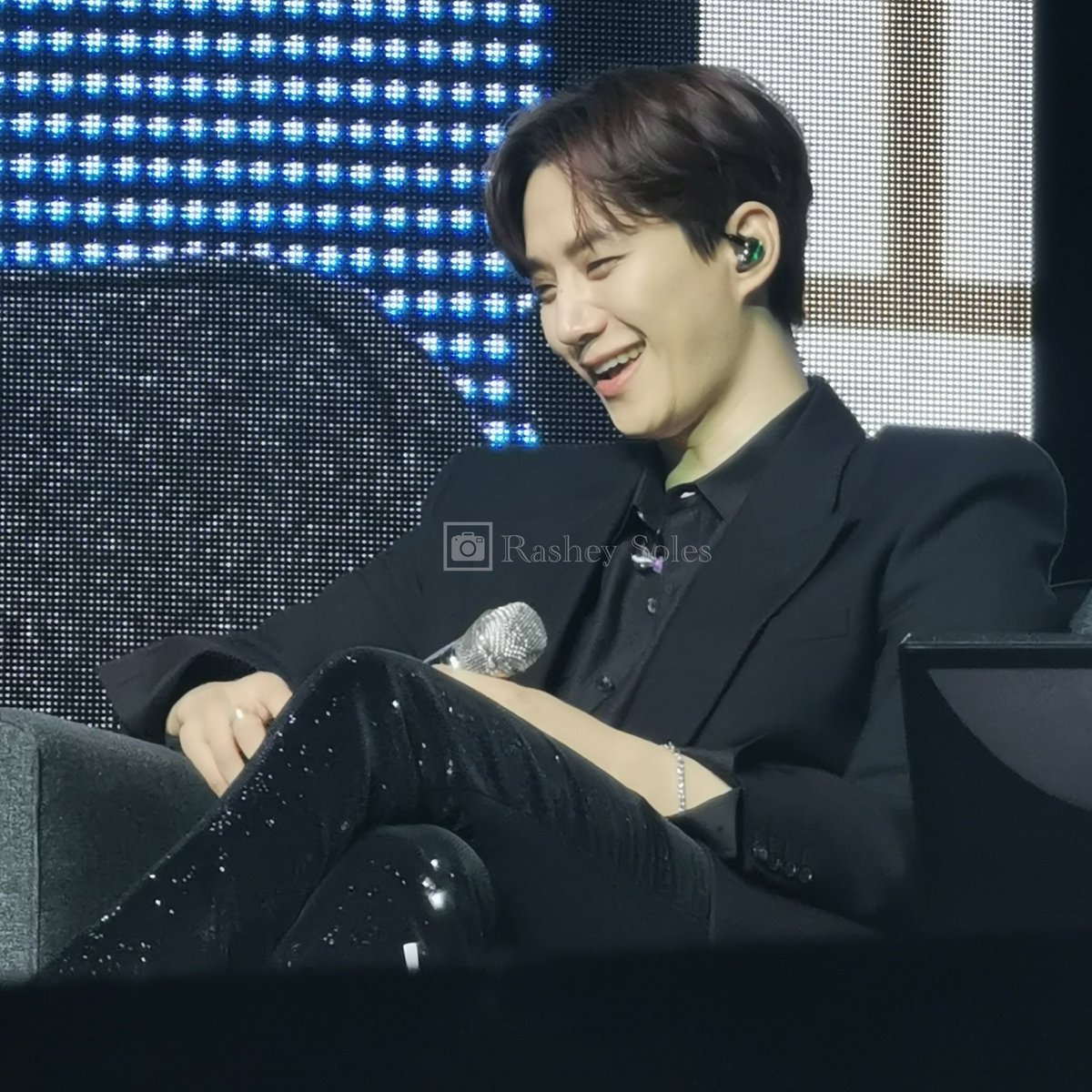 RasheySoles's tweet photo. Candid shots of Junho during his Junho The Moment 2023 Fanmeeting Tour in Manila.✨
These photos were kept in a chest for so long, first time to post them here in socmed.😅
#LeeJunho #JUNHO #2pmjunho #2pmleejunho #junhothemoment #LeeJunHoInManila #JUNHO_THE_MOMENT_2023 https://t.co/kWWVTSIewu
