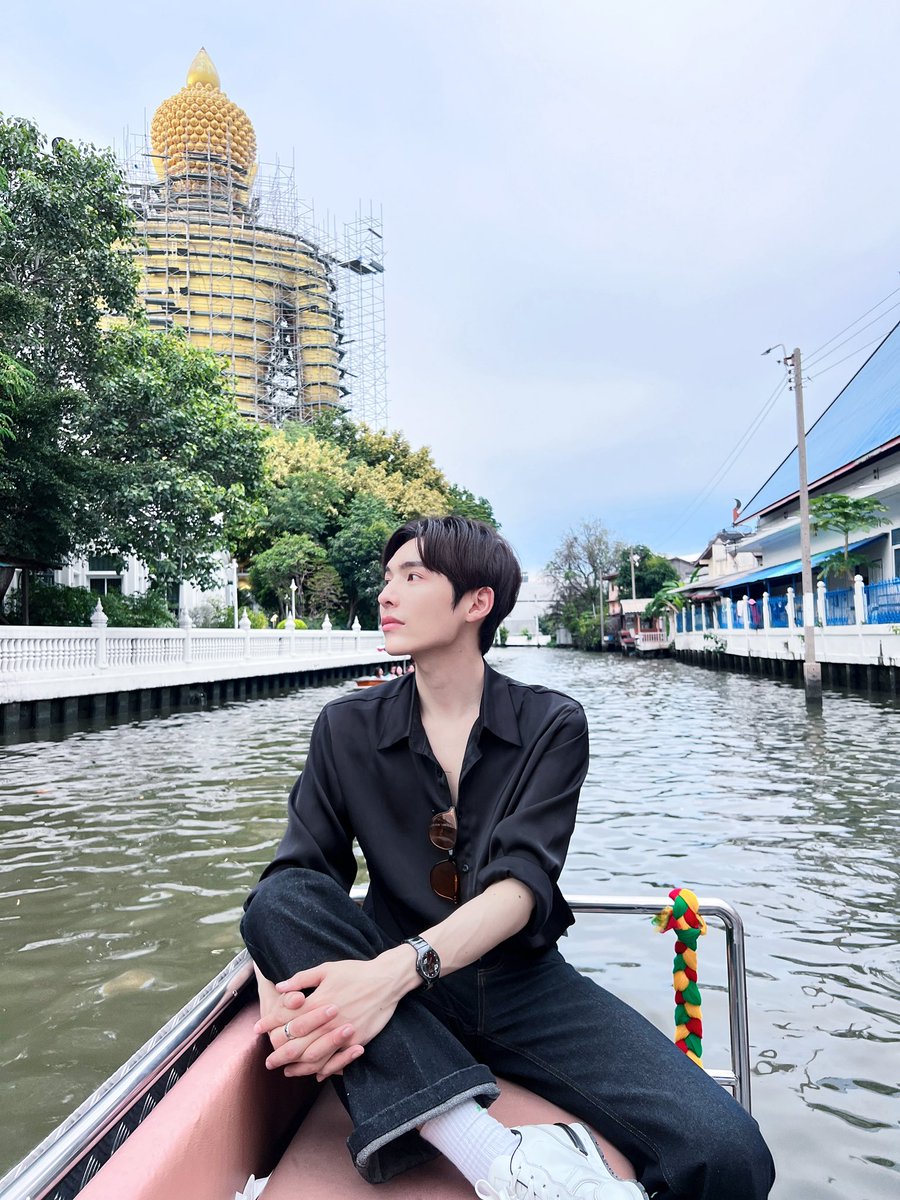 bigsuperstar24's tweet photo. Bangkok Journey🫶🏻
It's really fun💗

#ก่อนดอกไม้บาน 
#Meetyouattheblossom 
#花开有时颓靡无声 
#bigsuperstar 
#lile #leslie https://t.co/RPEZ1W70ad