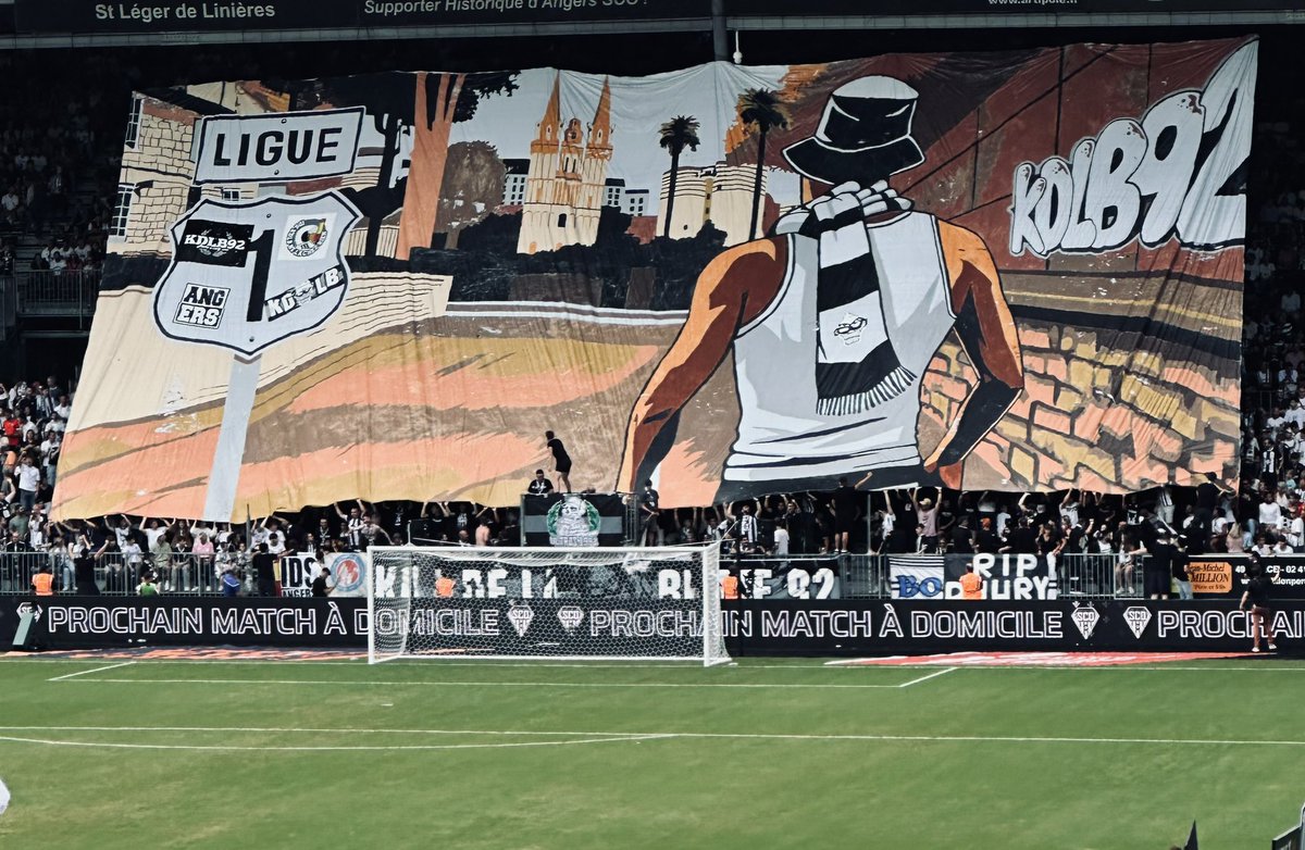 MeteoFootMaps's tweet photo. 🔥 Le tifo à Raymond Kopa sur le thème du meme : "Shit here we go again" de GTA !

Here we go again.. en Ligue 1 !

(@solid_fr)

#SCORCL #Ligue1 https://t.co/iTiRopQ4Q7