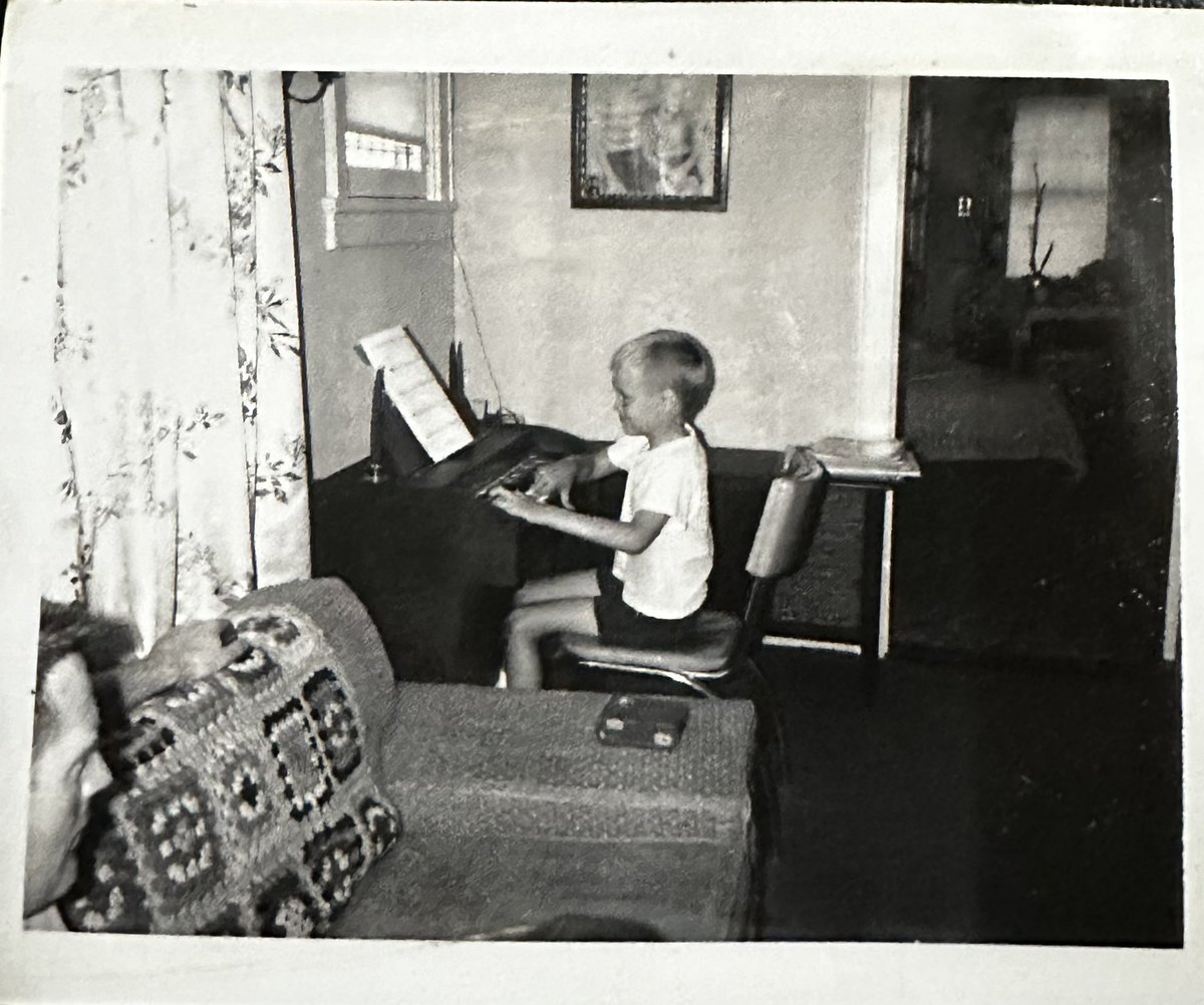 TomorowStudios's tweet image. Asked me to Say It With Love @justinhaywardGS Will Hart Neighbor Yard, from Crichton Corp Science Bldg Design CrownCorder Nuclear Military Research Behind Ladish Corp #SeaMines #HBombs next2 #StevensEngr designs for the future #DuPont #DOWchem #PickWick #Teledyne #BellLabs #Koss