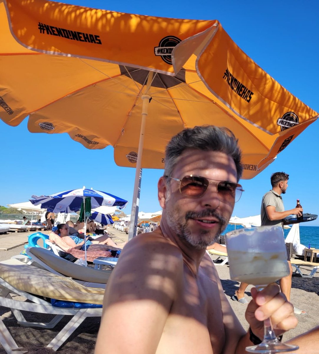 ThomasKager5's tweet photo. Urlaub in Antalya https://t.co/8swsuD3k0w