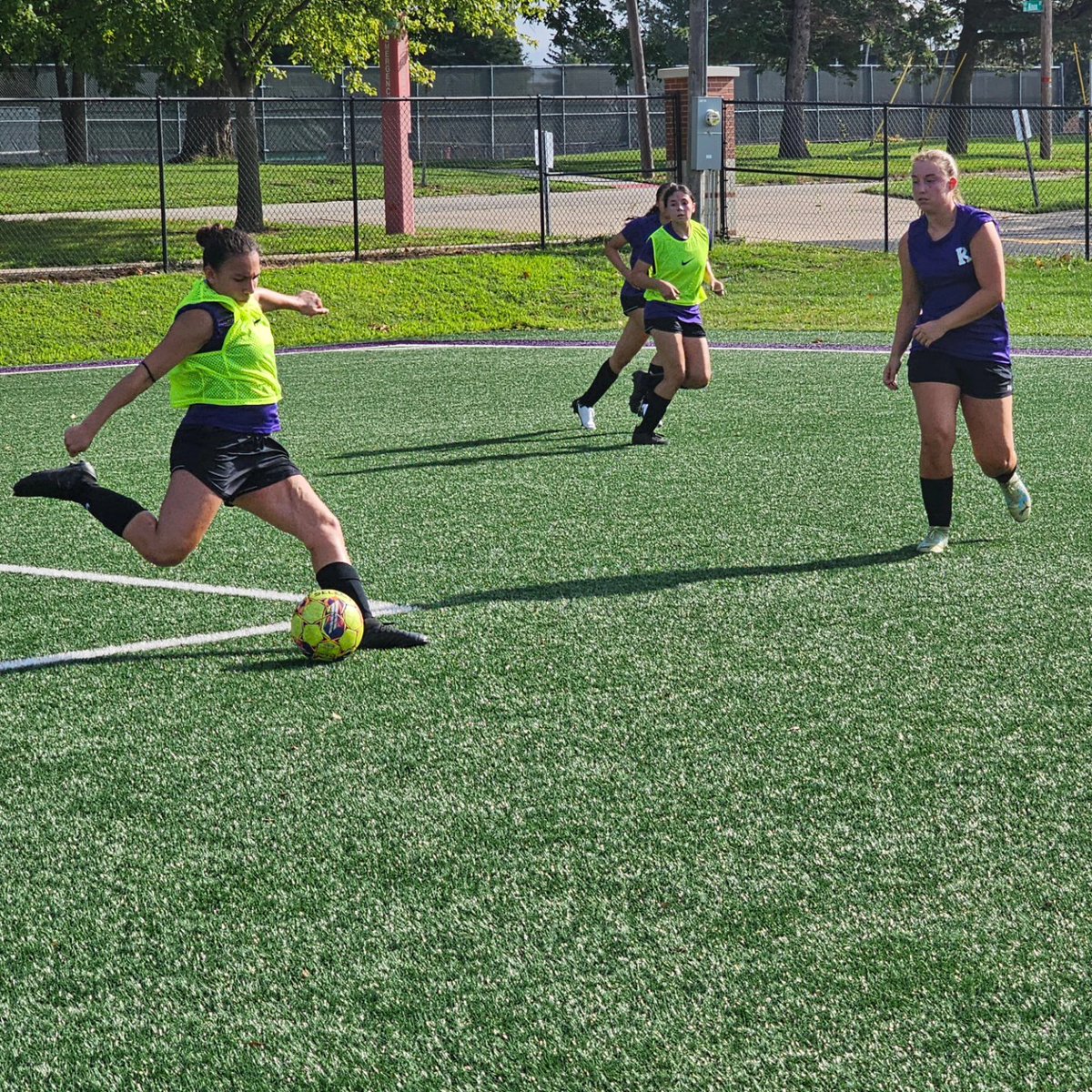KnoxWomensSoc's tweet photo. First practice in the books! Couldn't ask for a better day to kick off the season 🔥⚽️📸
#ignitethefire #firerising https://t.co/Tfza5qaPYv
