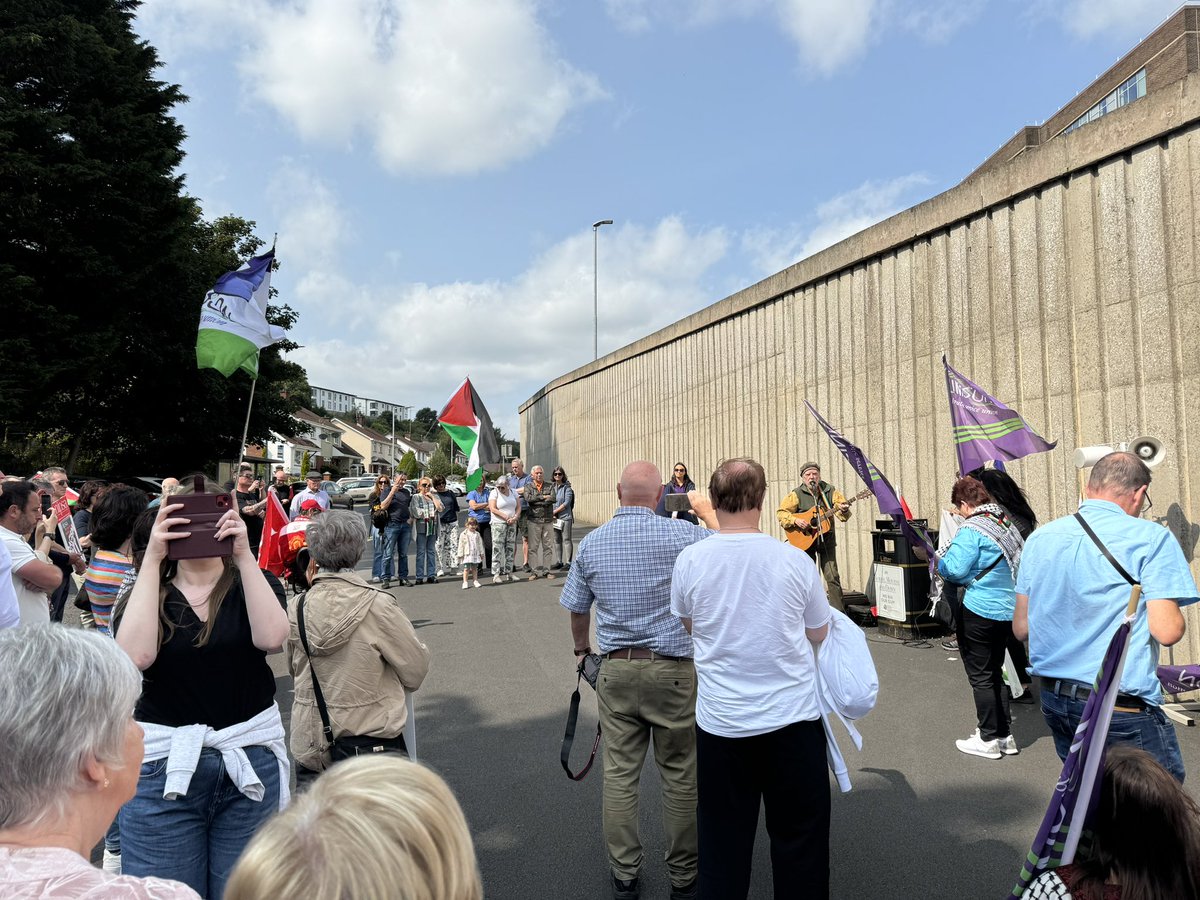 DaireHughesSF's tweet photo. Newry Stands Against Racism 

Today I joined the ‘Stand Up To Racism’ rally at Daisy Hill organised by local trade unions and community organisations. 

Newry is a proud multi cultural city &amp; our minority ethnic citizens are an important and valuable part of our community. https://t.co/9IcpzZ94fp