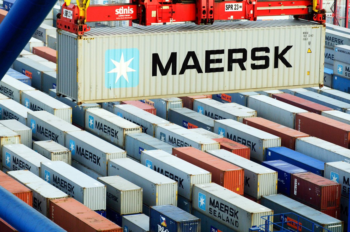 iam3422's tweet photo. دنیا کی سب سے بڑی شپنگ کمپنی #MaerskLine نے پاکستان میں دو ارب ڈالر کی سرمایہ کاری کا اعلان کردیا ہےاور آگے چل کر یہ20ارب ڈالر انوسٹ کرینگے
یہ #CPEC کےآغاز کی نشانی ہےکام آگےبہت بڑھے گادنیا کی ہر بڑی کمپنی سرمایہ کاری کرے گی
یوتھیےبہت پریشان ہیں اپنےملک میں ترقی ہوتی دیکھ کر 😛 https://t.co/dVXwrtX3bx