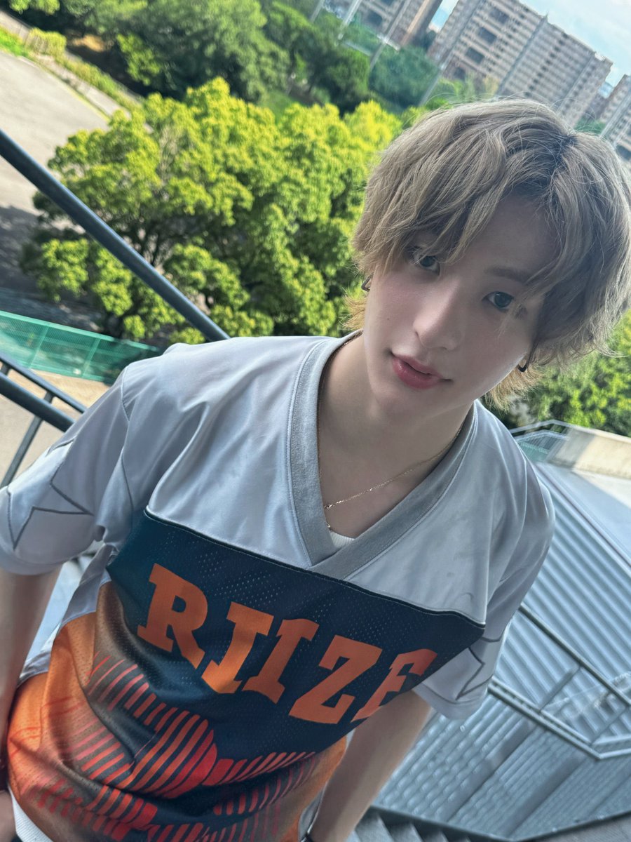 볶머 진짜 조음 강아지같아 ㅠㅠ
셀카 기특해요