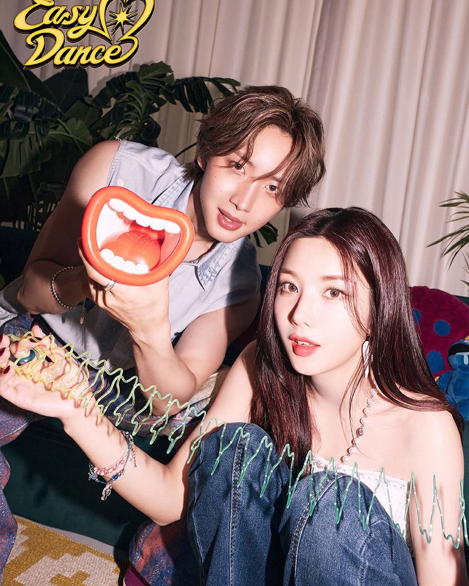 E95BI's tweet photo. Easy dance 🎧 https://t.co/Qn4wYra0PZ