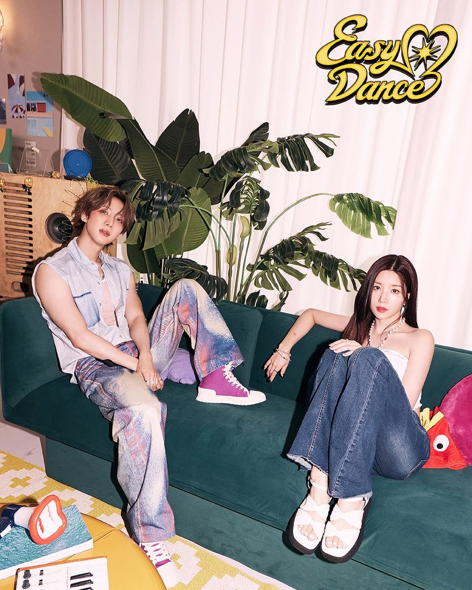 E95BI's tweet photo. Easy dance 🎧 https://t.co/Qn4wYra0PZ