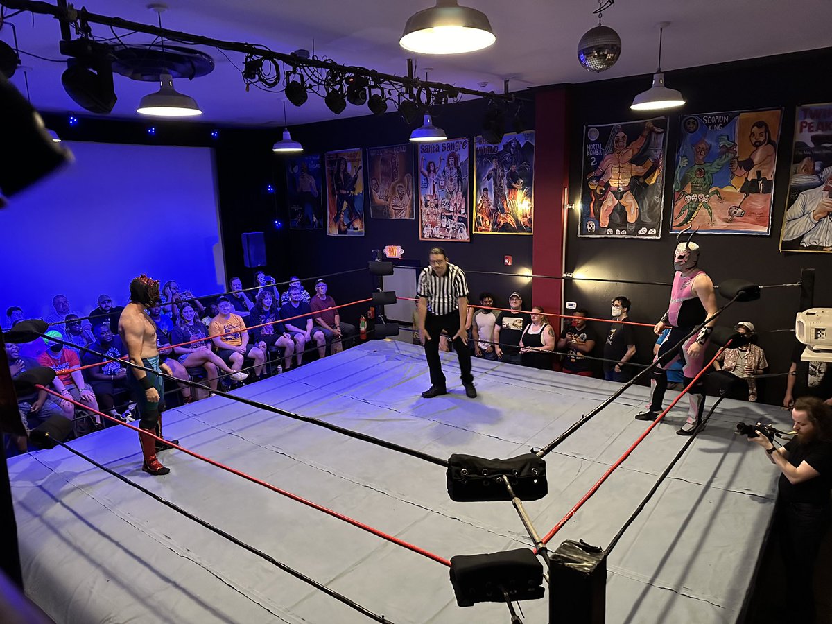 THE ONLY CONSTANT IN LIFE ARE KING CRAB AND ULTIMO ANT ARE ALWAYS FIGHTING

<a href="/PWEshows/">PWE</a>