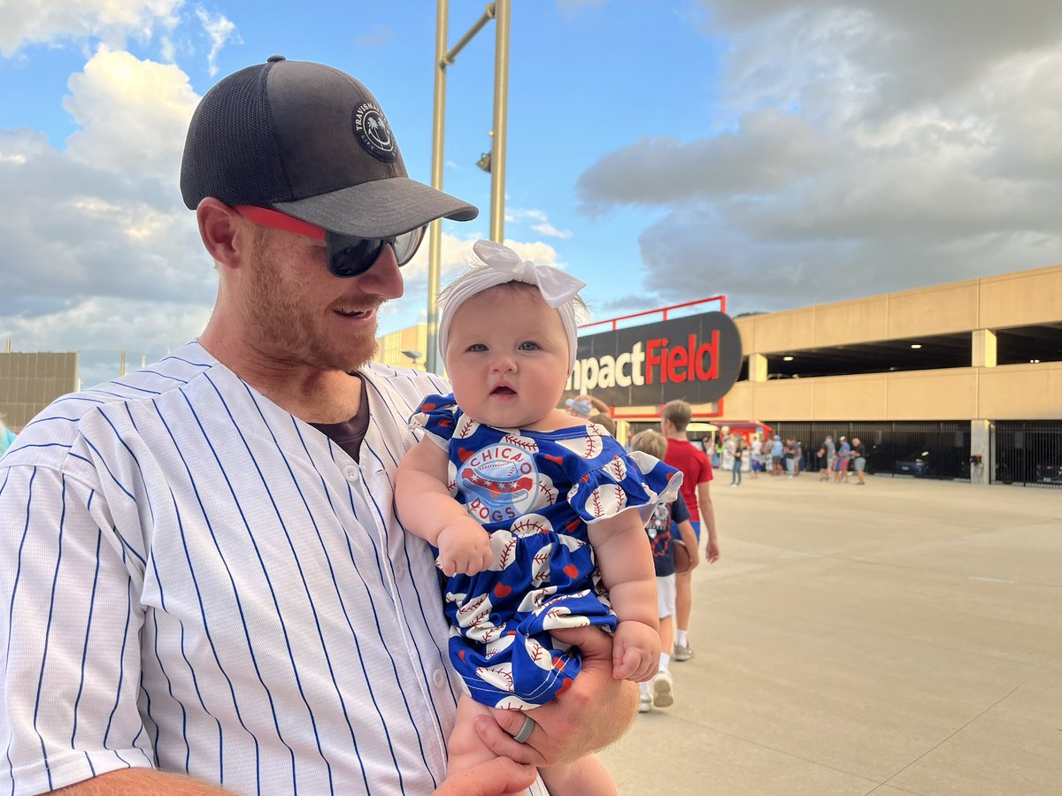 SueKleinmeyer's tweet image. Fun evening watching the @TheChicagoDogs at Impact Field with the cutest Chicago Dogs fan! Beautiful field, affordable prices, and a great place for a family outing. @jklein2525 #ChicagoBaseballForFamilies