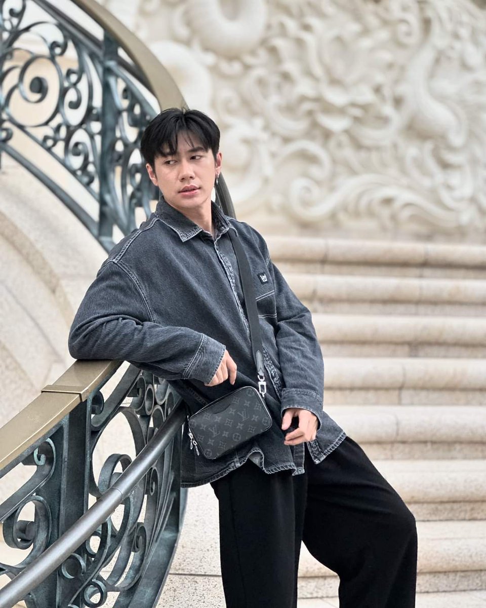 mew_riko's tweet photo. My jam made my day 🫠🫠🫠
Why he still can handsome like that I wanna die 
@RachataJam 
#แจมรชตะ https://t.co/c98jAYDLDt