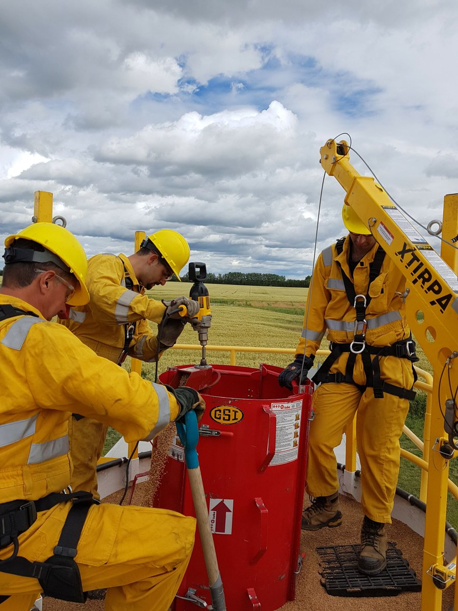 planfarmsafety's tweet photo. BeGrainSafe Week may be ending, but grain safety is a year-round priority! Visit https://t.co/ALxJ8ugiuJ for resources and tips on ensuring safety around grain every day! #SustainableCdnAg #BeGrainSafe https://t.co/sGoHC9dE5w