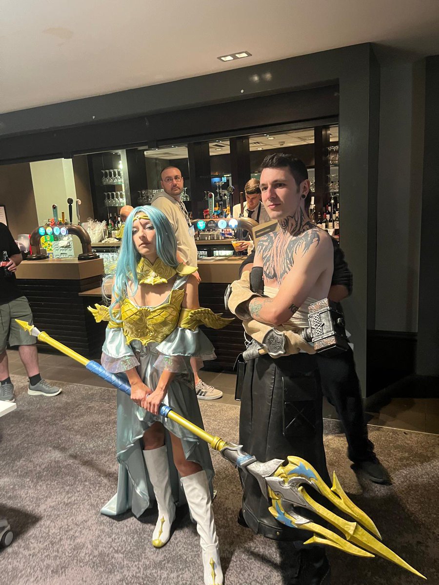 KuruniCosplay's tweet photo. I’m honestly really bad at goodbyes and even worse at taking pictures, hence why there are only 3 of them posted here 😅. So here’s my « see you later nerds » post #PreachCon message that will probably end up being a thread: https://t.co/GmytgJcIHr