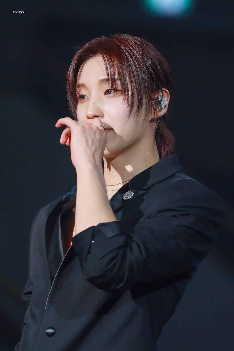 206moon1995's tweet photo. 240818 커튼콜 서울콘 Day2
#문종업 #MoonJongup https://t.co/MWYHZqp3Zr