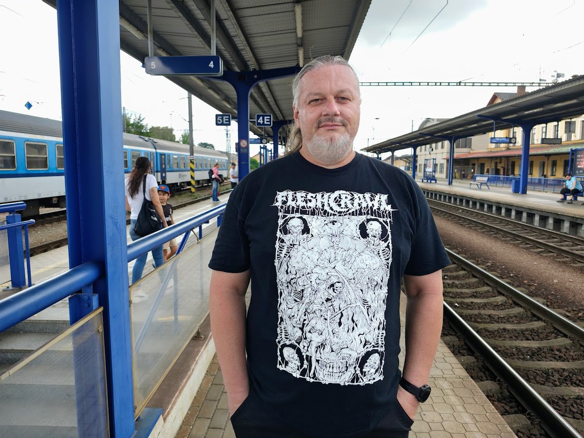 deadlystormzine's tweet photo. Support old school death metal! FLESCRAWL and INTERMENT! Tábor, cheers! #Deathmetal #fleshcrawl #interment #trip #Cheers https://t.co/UOPsLRjwOw