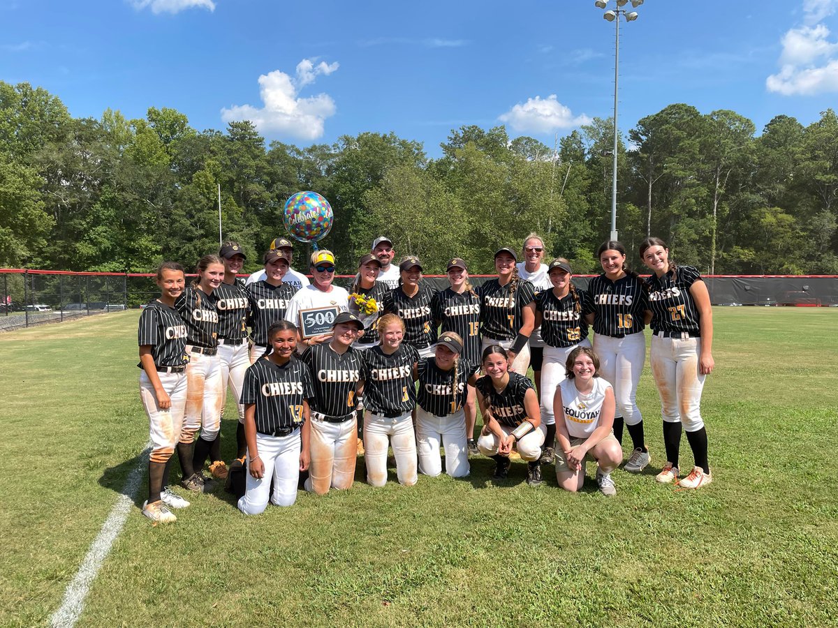 OliviaPower2025's tweet photo. GADC Tournament was a success! We went 3-0 on the weekend, and were able to celebrate Coach Chapmans 500th career win! 🖤🤍💛 @chiefssequoyah1 @howiemackz @coachryancarver @GAP_Mccormack @TTU_Softball @daniellepenner @MarcKKendrick @sammimiller11 https://t.co/4DOuwFmQ5J