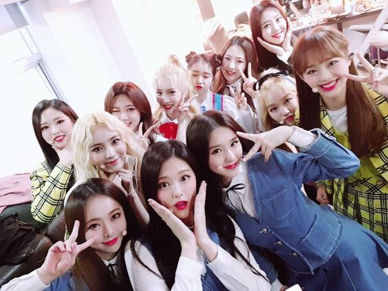 KaheiUpdates's tweet photo. [🎂] • 19.08.24 • 🦌🌙

Hoje completam 6 anos desde que o LOONA debutou como um grupo completo! 6 anos (e mais) desde que Vivi começou a trilhar esse caminho ao lado das meninas 🩷

#ViVi #비비 #이달의소녀 #LOONA #6YEARSWITHLOONA #LOONAIS12 https://t.co/H9W968zRvz