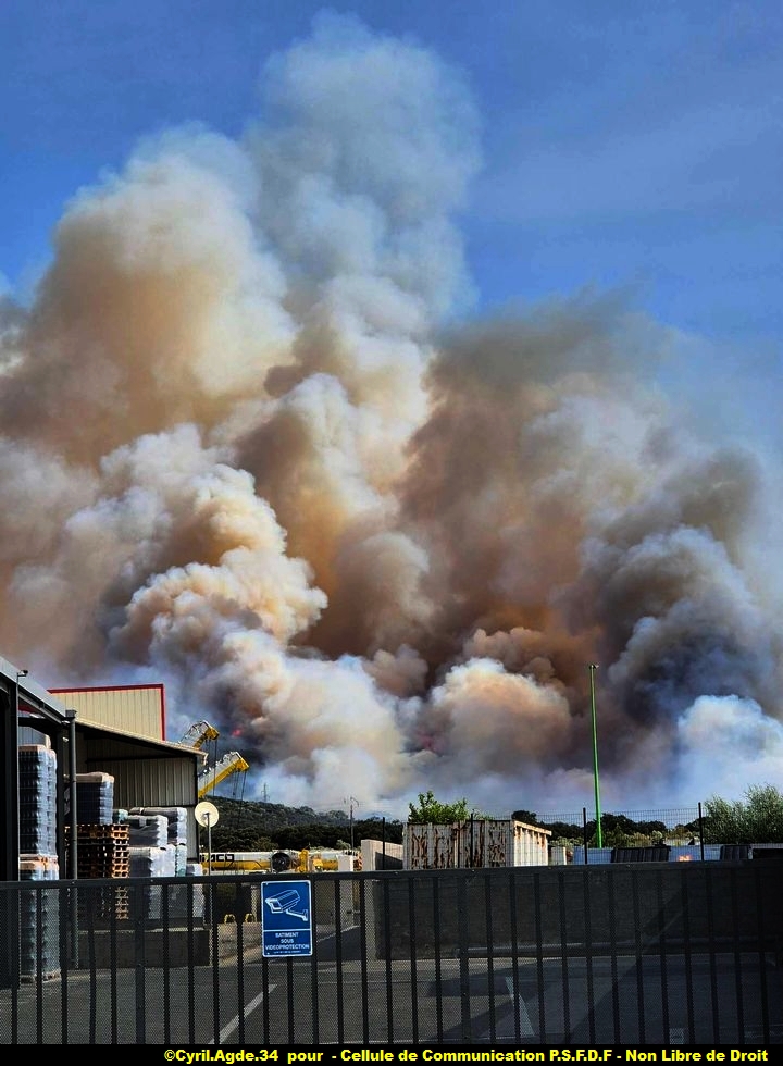 asso_psfdf's tweet image. 🔴 EN DIRECT de GIGEAN !!
⏭️- Suivi du feu à 17h30 :
________________________________
❗ Suivis de l&apos;évolution ici : ❗
⏩Notre site : association-psfdf.fr
⏩ Carte live : association-psfdf.fr/carte-2.html
________________________________
#sdis34 #incendie #SDIS #FeuxDeForêt #pompiers