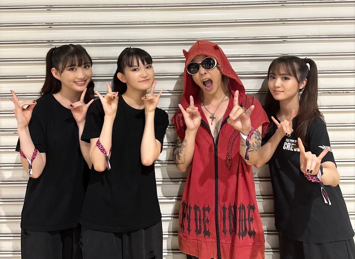 BABYMETAL_JAPAN's tweet photo. Thank you @HydeOfficial_ 🦊🦊🦊
#BABYMETAL #summersonic #summersonic2024 
#サマソニ https://t.co/erPNDjENvB