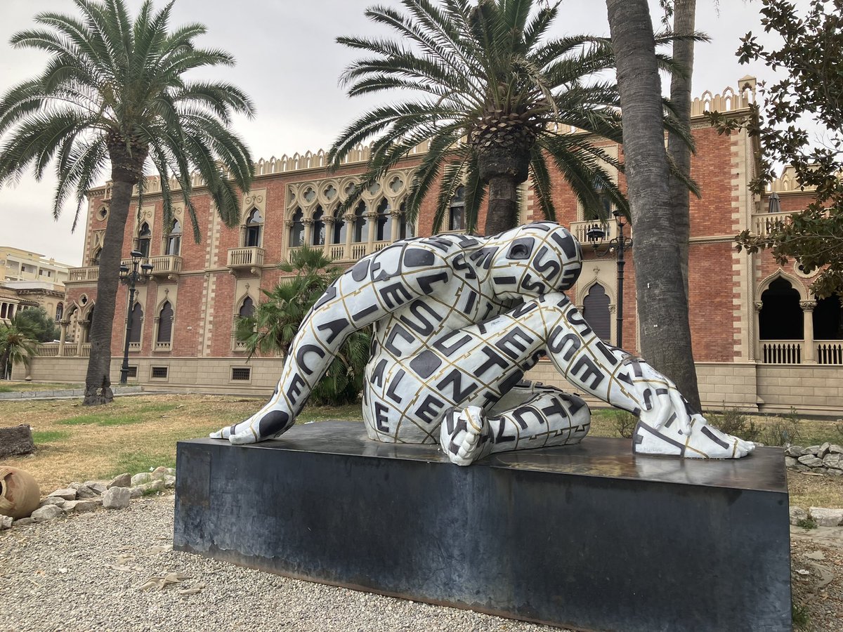 pino_nostro's tweet photo. Ecco Villa Zerbi a #ReggioCalabria sul famoso #Lungomare con le magnolie giganti 😳
Le statue sono di #RabaRama restaurate di recente in tutto il loro splendore 😍

Continua 1/2 https://t.co/EtpzKgl8o0