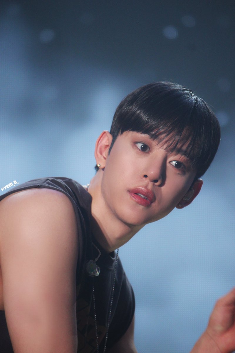 옘비 tweet media