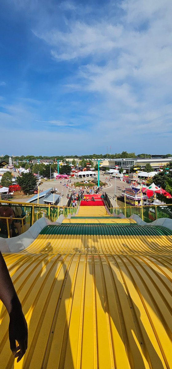 kuhb00m's tweet image. #iowastatefair day #11
Started off at the Giant Slide