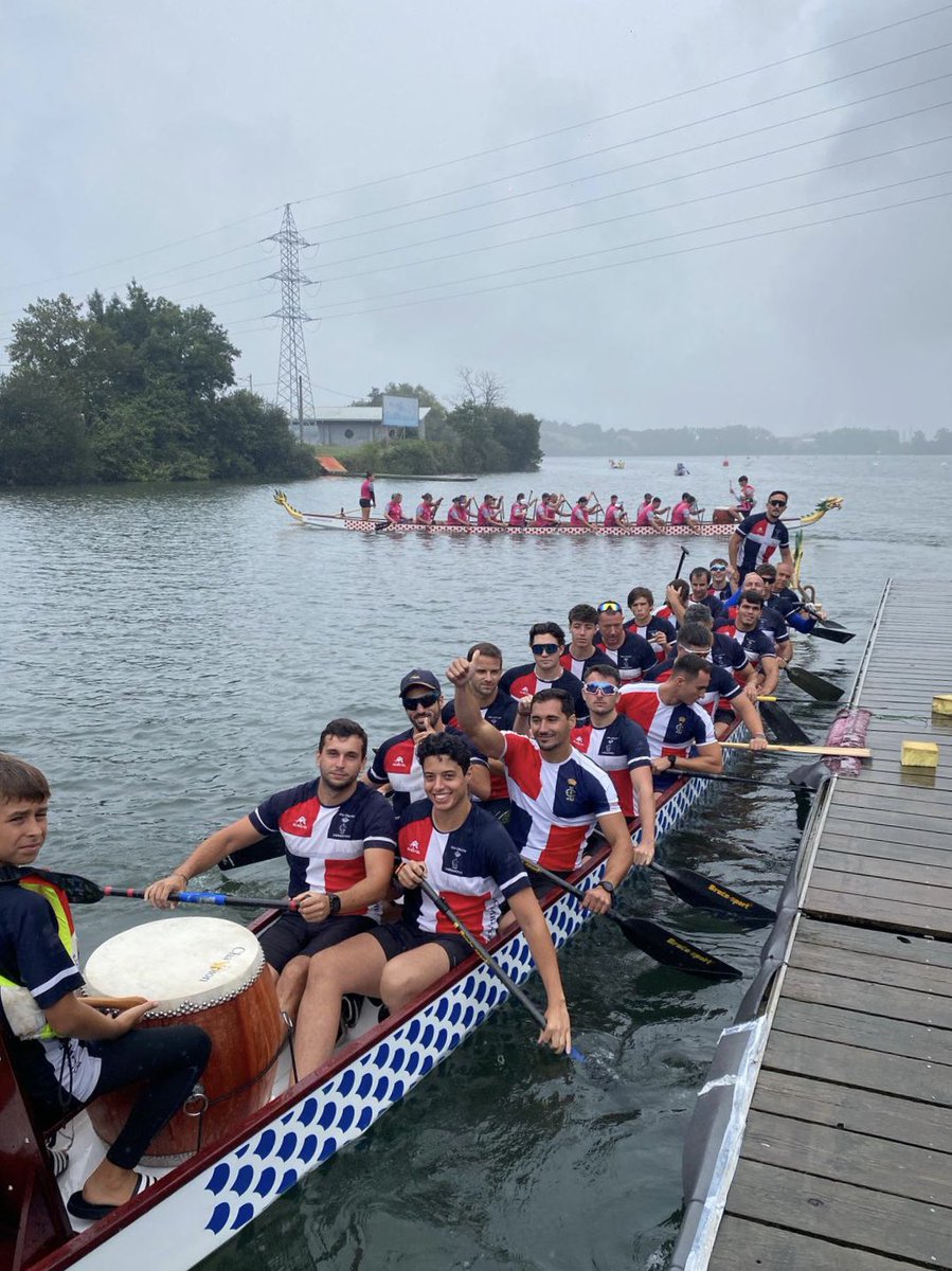 RCLabradores's tweet photo. 📰 ÚLTIMA HORA • ¡Campeones de 🇪🇸 España de barco 🐉 dragón en distancia 200 y 500! El Real Círculo de Labradores se acaba de proclamar campeón nacional liderando la general de un total de 29 clubes participantes ¡Enhorabuena chicos! 👏👏 🔴🔵 #RCL https://t.co/1SC3nTBaS0
