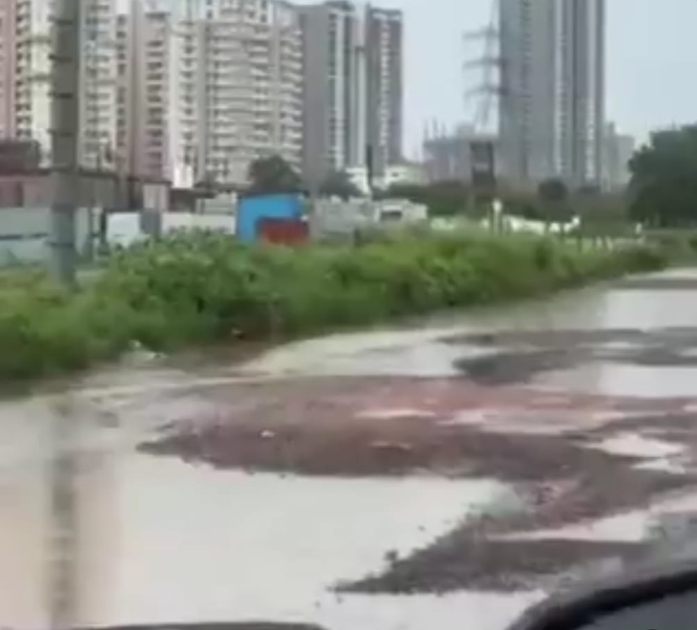 <a href="/OfficialGMDA/">GMDA</a> <a href="/DC_Gurugram/">DC Gurugram</a> <a href="/TrafficGGM/">Gurugram Traffic Police</a> जीएमडीए <a href="/OfficialGMDA/">GMDA</a> से अनुरोध है कि Elan मॉल sector 84 से दादी सती चौक तक सड़क पर तत्काल कार्रवाई की जाए। बड़े-बड़े गड्ढों से भरी सड़क और रोजाना लंबा ट्रैफिक जाम और अभी तक कोई कार्रवाई नहीं की गई है। कृपया संज्ञान लें। <a href="/cmohry/">CMO Haryana</a> <a href="/DC_Gurugram/">DC Gurugram</a> <a href="/NayabSainiBJP/">Nayab Saini</a> <a href="/TrafficGGM/">Gurugram Traffic Police</a>