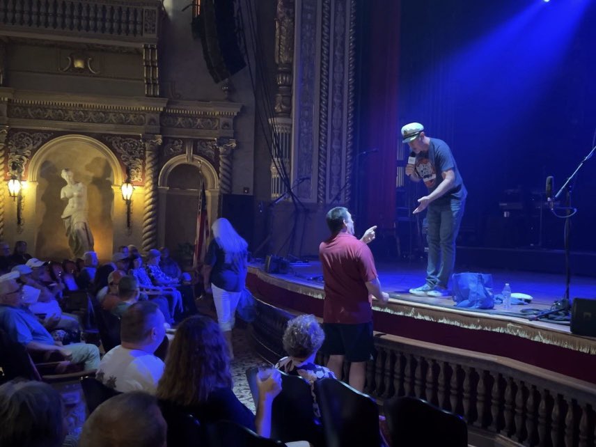 What an awesome venue, the historic @AndParamount theatre. I had the pleasure of emceeing the @LittleRiverBand concert. I’ll be Reminiscing about it on @YachtRockRadio!