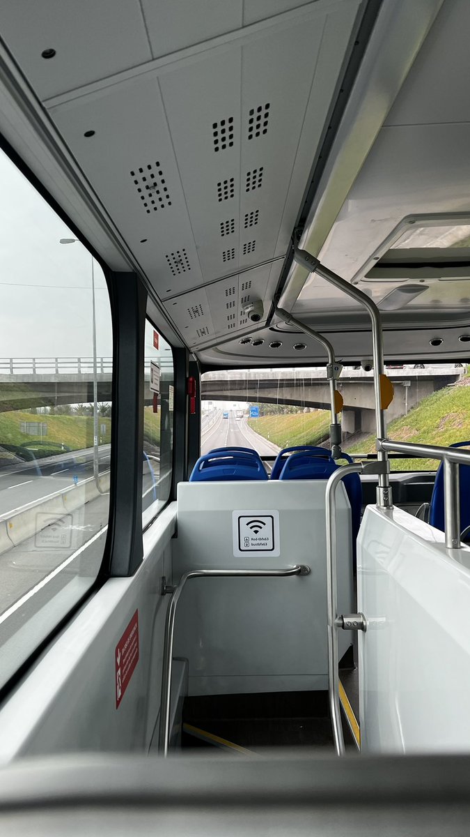 Usando el 555 desde el Aeropuerto a casa 🥹 que buen servicio <a href="/JuanCaMunozA/">Juan Carlos Muñoz Abogabir</a> <a href="/MTTChile/">Ministerio de Transportes y Telecomunicaciones</a> ❤️