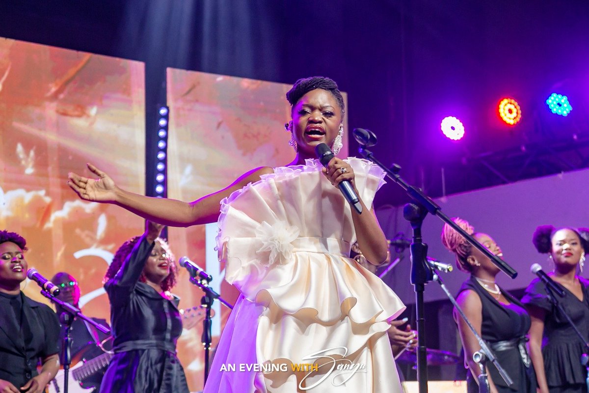SanyuSings's tweet photo. #EveningWithSanyu 
#Beautifulmoments https://t.co/zyoCx4EA89