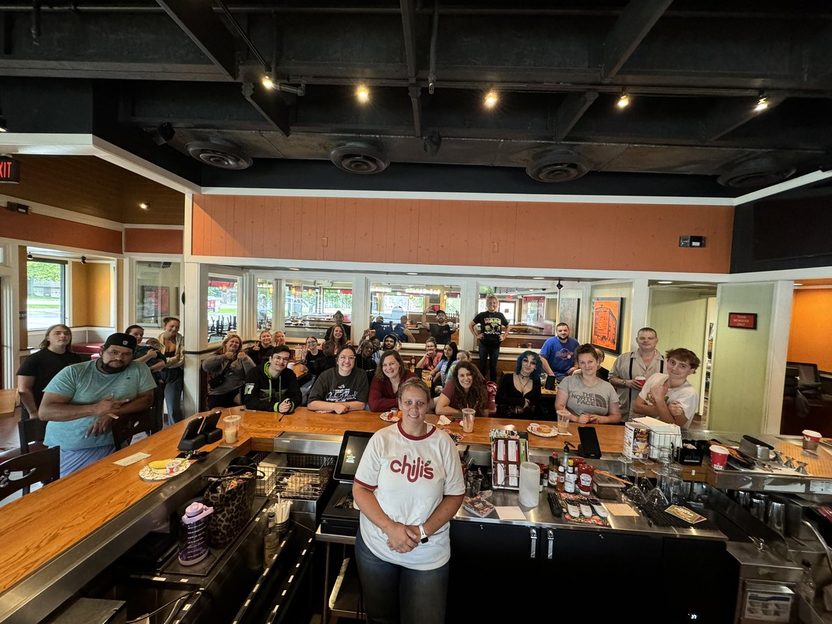 Ross_Kim_'s tweet photo. ATMM! What a great Saturday morning it was!! So great to see the TM’s engaged and enjoying it!! #EveryGuestCounts https://t.co/lezdL72UjB