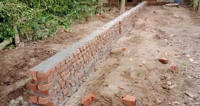 নড়াইলে আওয়ামী লীগের সাবেক নেতা হিন্দু সম্প্রদায়ের জমি জবর দখলের চেষ্টা! পাশে দাঁড়ালো বিএনপি