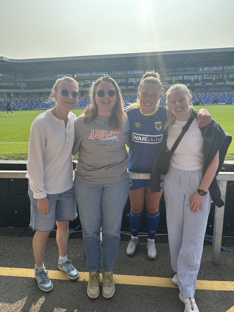 First game of the season ✅

Lovely day supporting <a href="/LeanneBell7/">Leanne Bell</a> in the sunshine ☀️