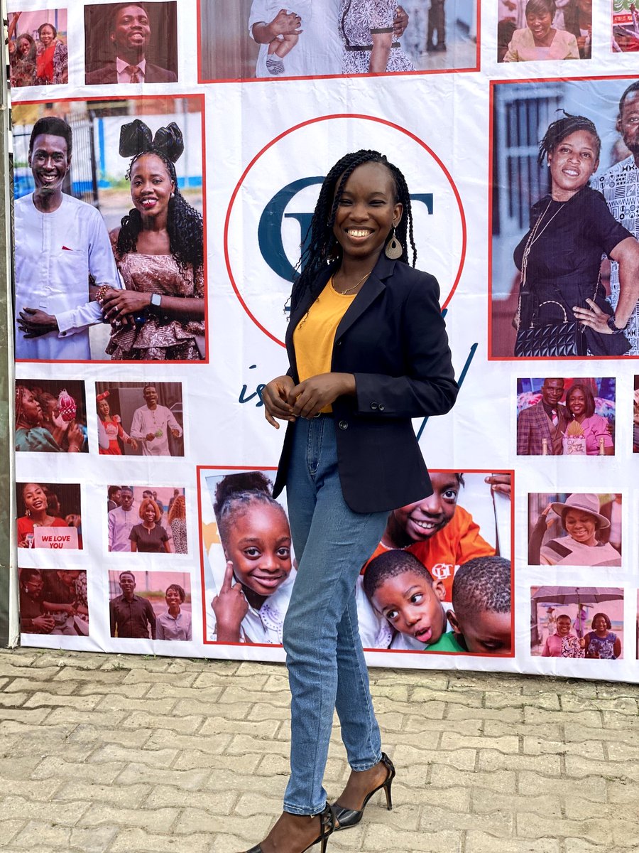 OgunsetanO's tweet photo. Happy Sunday❤️
Peep my beautiful earrings from @FunResin_Crafts https://t.co/366MybxffT