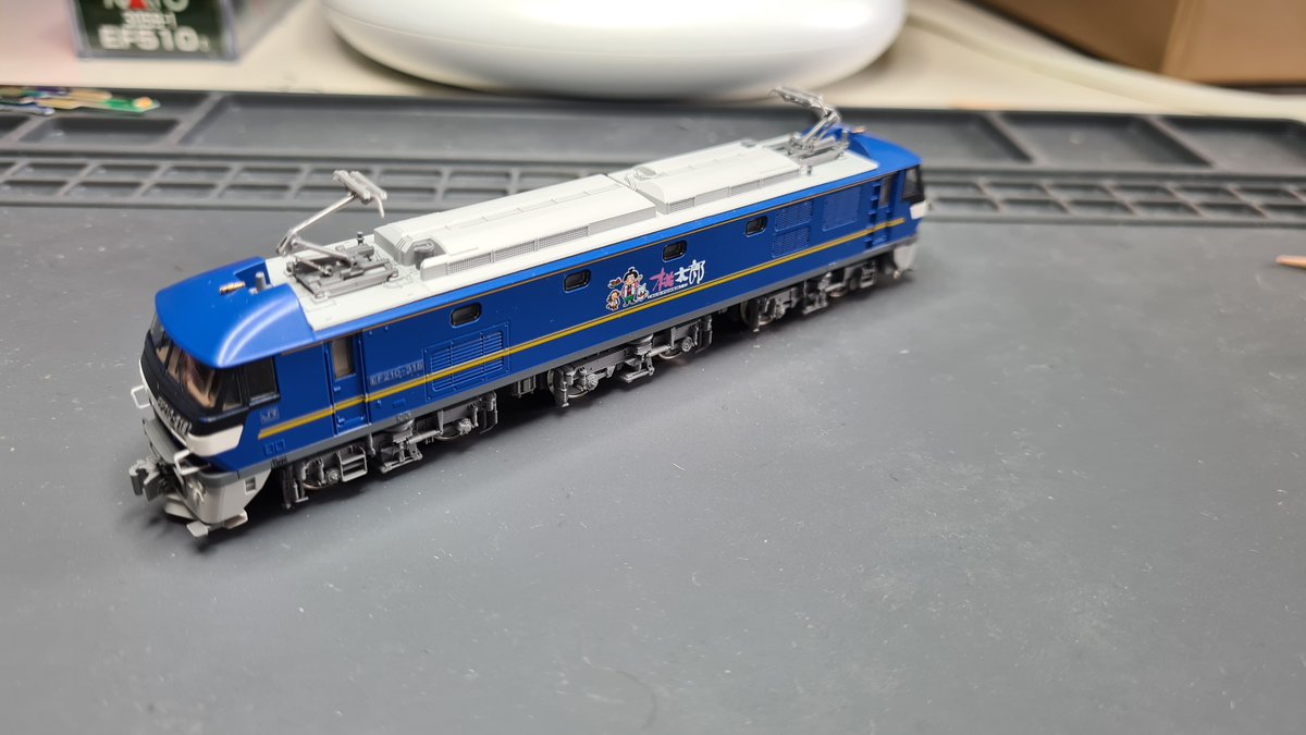 JR18910's tweet photo. My today work, install the DCC decoder K3057RA from MT40 on my Kato EF210-300. The decoder fits perfectly, I just need to cut the ceiling to make spaces for the components. Very easy to install!
#MT40 #Kato #DCC https://t.co/wtpEjJ8Nwc