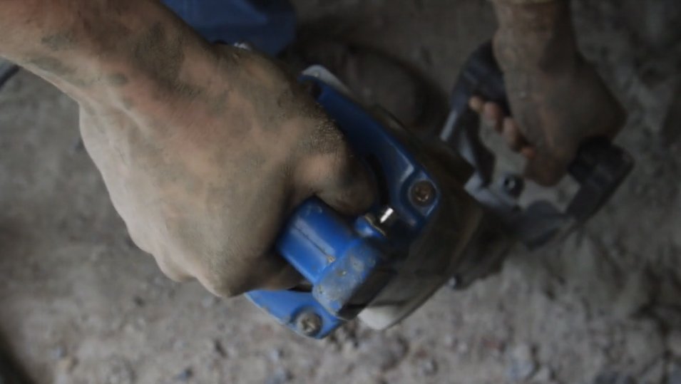 My short Cutaway screens tonight at <a href="/TOpictureshow/">Toronto Outdoor Picture Show</a> coincidentally marking 10 years since it premiered at Locarno. It's screening before Perfect Days and I love that pairing. Both focus on isolated characters comforted by work but both also find a lot of tragedy in that.