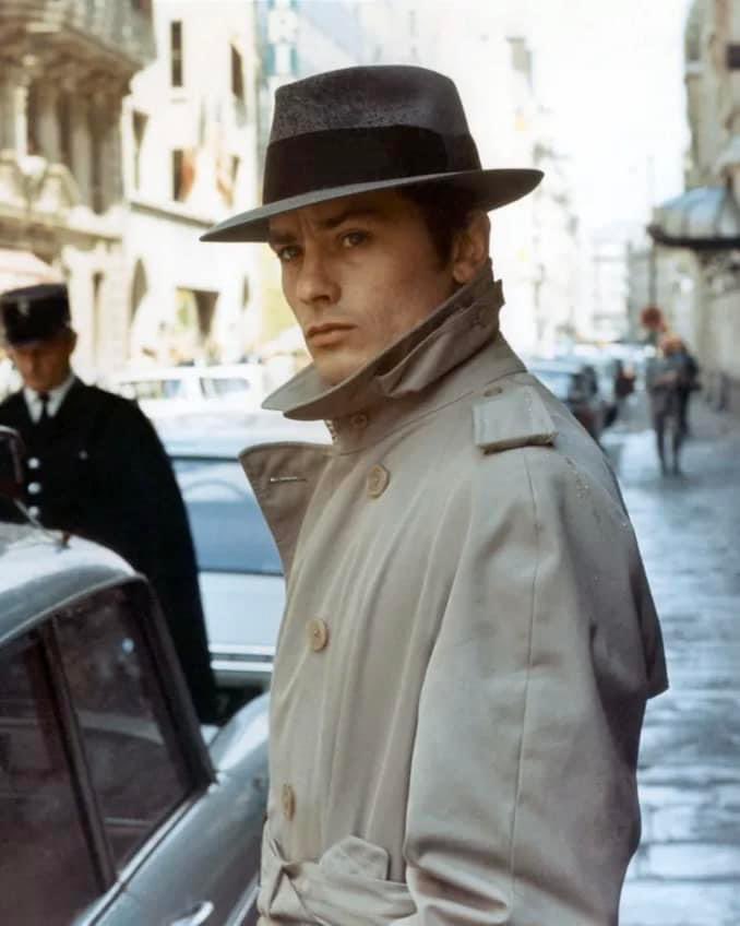 NorbertEnders's tweet image. Image re-created via
1. prompt generation with this free GPT
chatgpt.com/g/g-RBq7g07gU-…
2. Replacing „man“ with „Alain Delon“
3. „create this image“ and paste the prompt in #GROK2 
#PromptCreation #image2text #grokimages