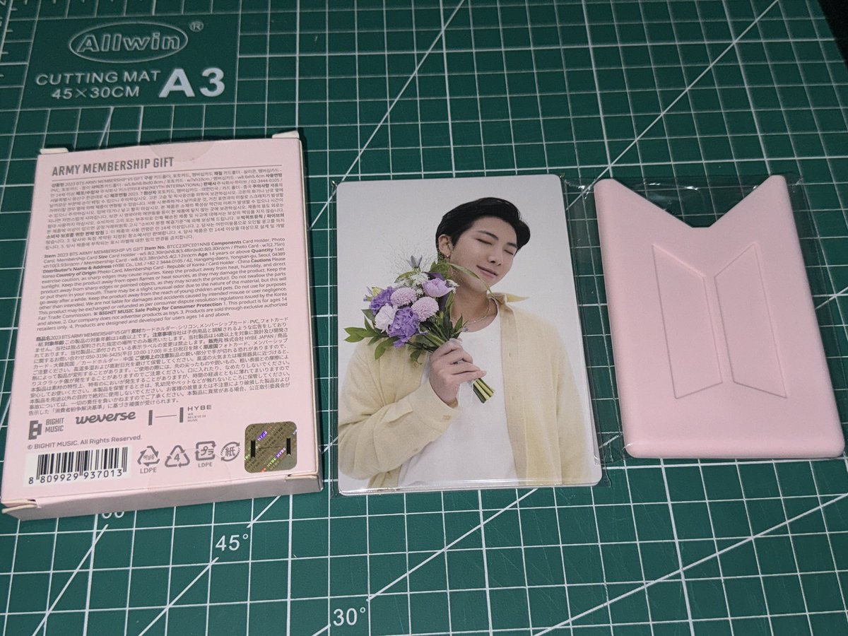 ArmiMom's tweet photo. #Armimom_sells
wts lfb onhand ph

10th army membership gift set (unsealed)
1000 payo
+pf+sf

❌ sensitive buyers
MOP: gcash/maya
MOD:  j&amp;t, flash xpress
📍 Negros Occidental

🏷️ Bts Rm Jin Suga Jhope Jimin Taehyung V Jungkook https://t.co/gm7HNklyaB