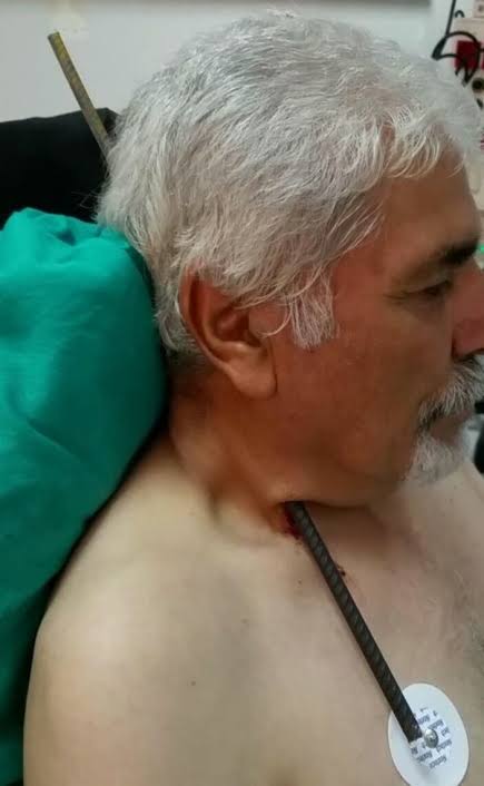 Yaşayan anlar ancak halimizden. Meslek çok tehlikeli.
Birde yetmezmiş gibi 65 puanla atananlar, 84 almamıza rağmen bize akıl veriyorlar. Mesleği hafife almaya, ezmeye çalışan insanlar oluyorlar, aşşağılıyorlar...
Onların kabuslarında denk gelmeyen olaylara müdahale ediyoruz...