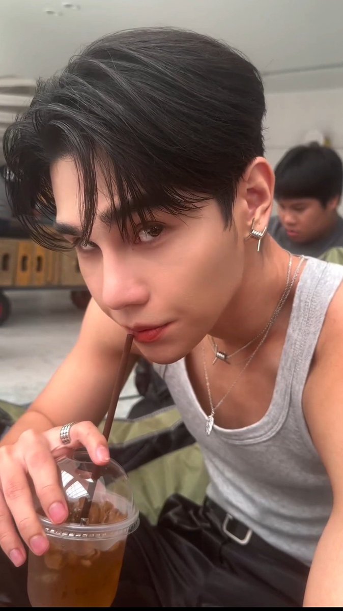 #การเดินทางของคูมเอพลิวบนเส้นทางดาวเสาร์
6/7:ข่าวลือแย่ๆที่ถูกปล่อยโดยคนที่ไม่หวังดีและถูกเชื่อโดยคนโง่
+ได้ยินเสียงคุณน้าร้องไห้ครั้งแรก+ตัดshort clip ที่2ลงtt+เห็นเจมส์จิเล่นสาบานก็อยากให้คุณน้าเล่นบ้าง
7/7:น้าเจฟเล่นลูกโป่งHeliam
#jeffsatur #apriljupiterxjeffsatur