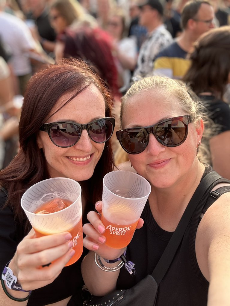 DeeceMaru's tweet photo. #AperolClub #pkp https://t.co/8ffjDHTajZ