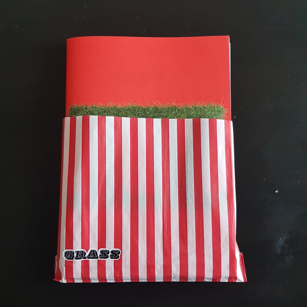 jchwenger's tweet photo. Merriment! The prose piece “to begin with…”, from the series “Artificial It” (2018-9), published in GRASS IV (link in linktree). https://t.co/NM8SrLDcIf