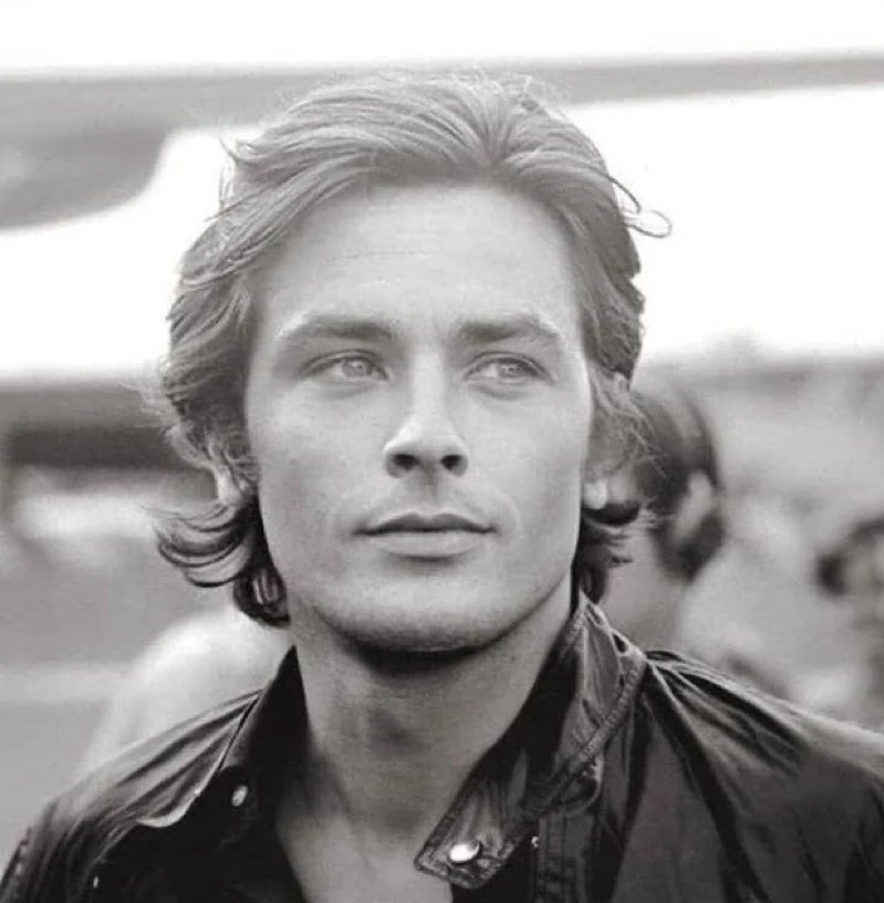 josspc2's tweet photo. Se ha ido el hombre más guapo y sexi del mundo mundial!!! 😪
#AlanDelon 🕊️ https://t.co/I3o9fjdyuD