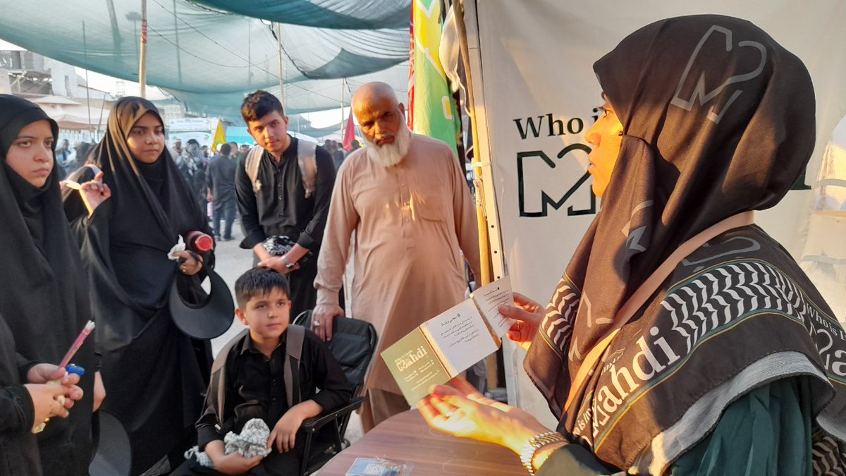 از پاکستان اومده بودن خانمه میگفت اینکه میگن امام زمانی وجود نداره، همین اربعین یک نمایی از دولت امام زمانه... 

#ThePromisedSaviour
#WhoIsImamMahdi